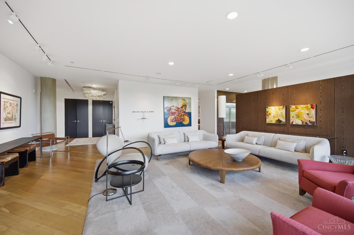 2801 Erie Avenue 302