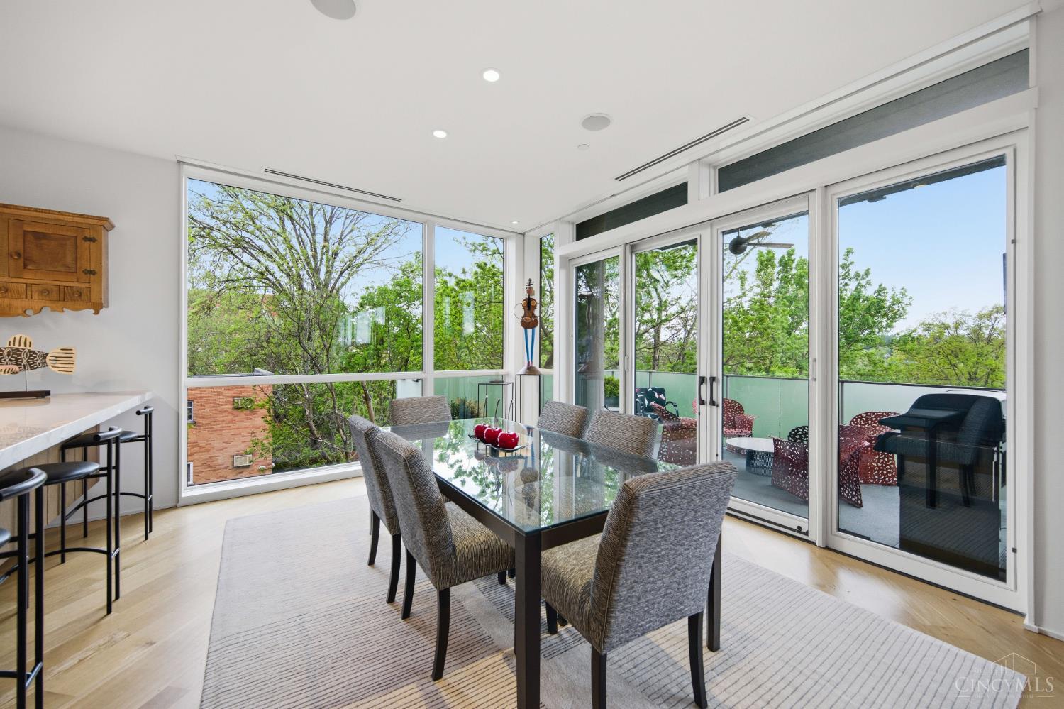 2801 Erie Avenue 302