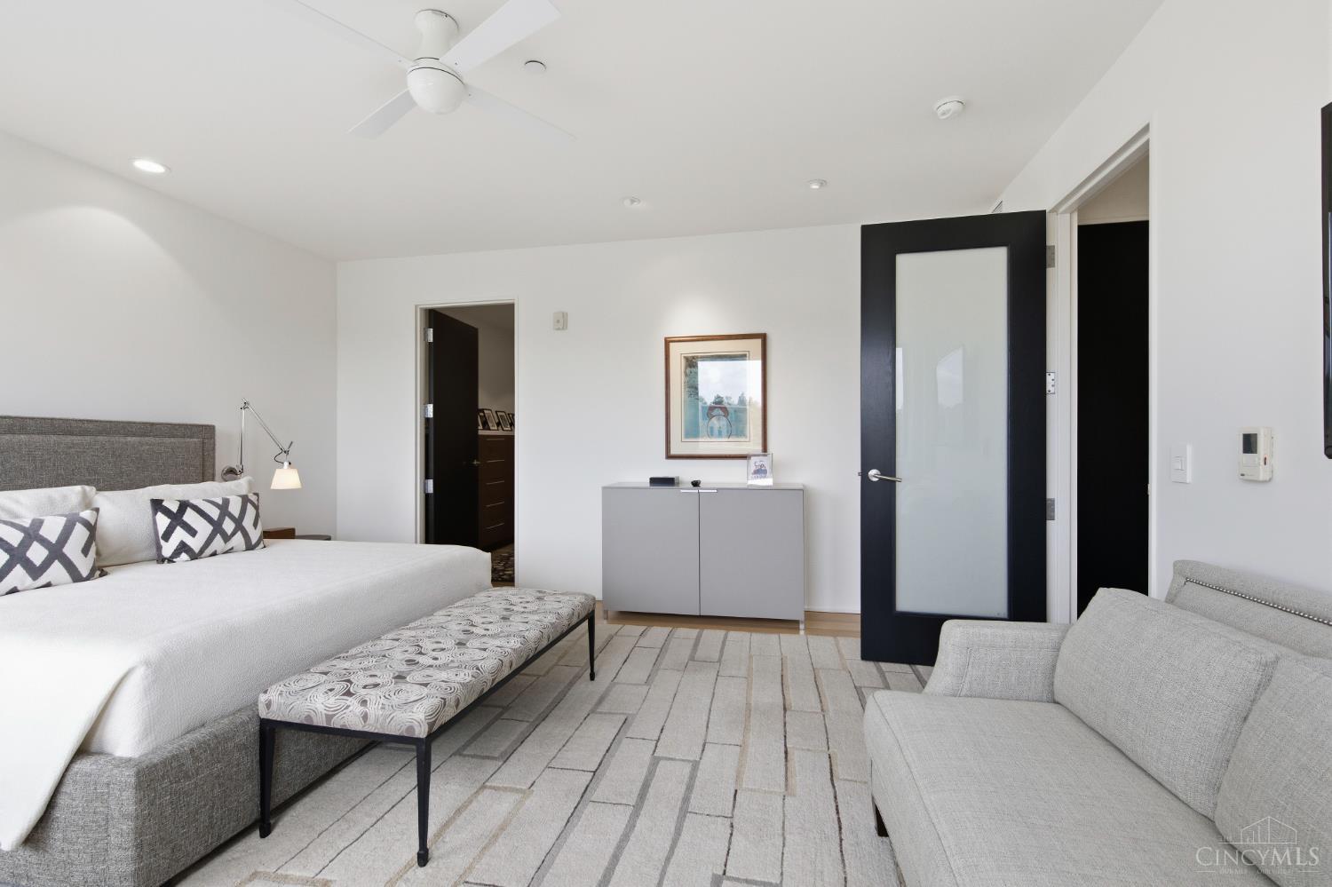 2801 Erie Avenue 302