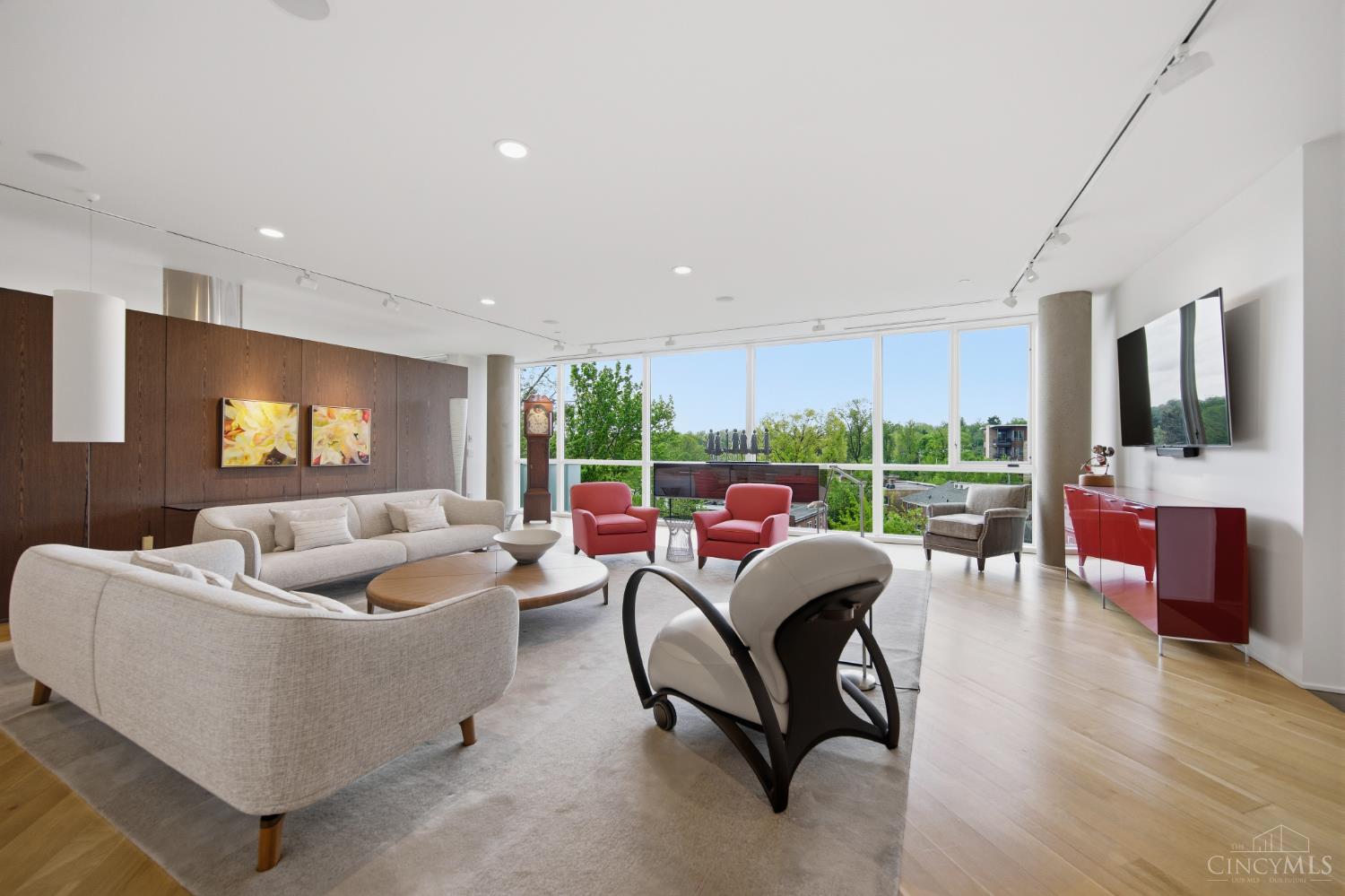 2801 Erie Avenue 302