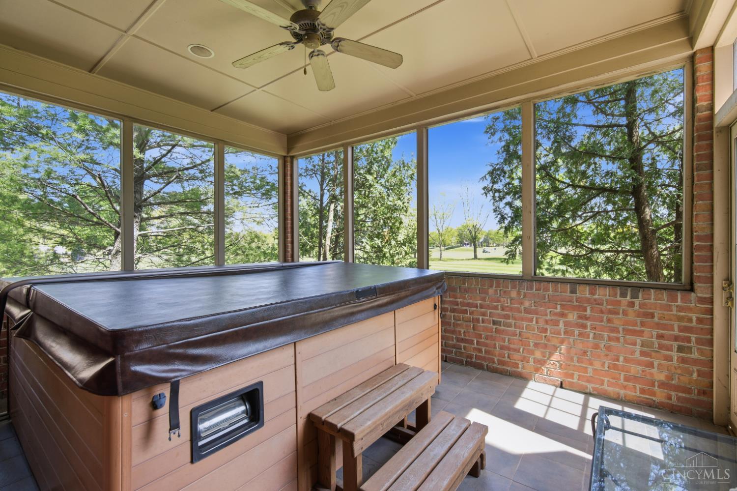 4296 MacKenzie Court