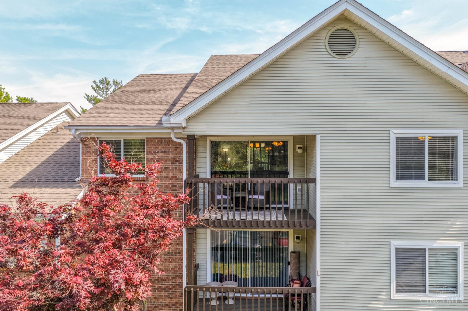 5984 Meadowcreek Drive 9