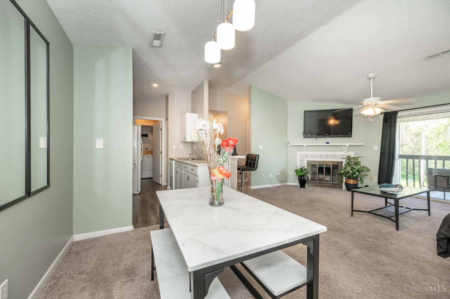 5984 Meadowcreek Drive 9