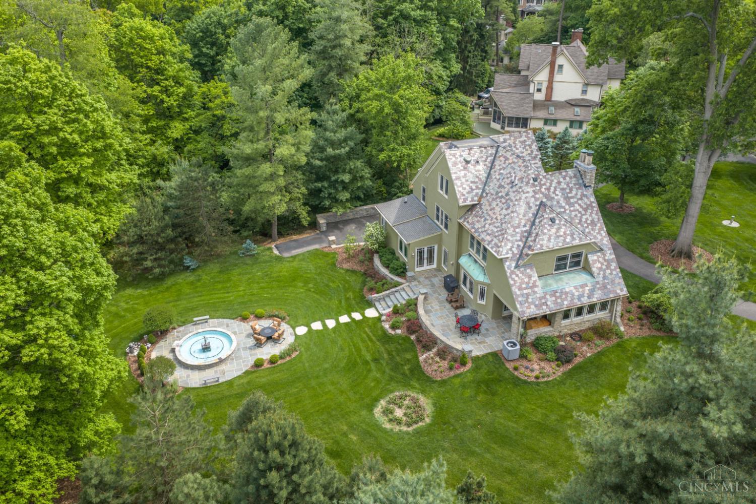 6 Forest Hill Drive