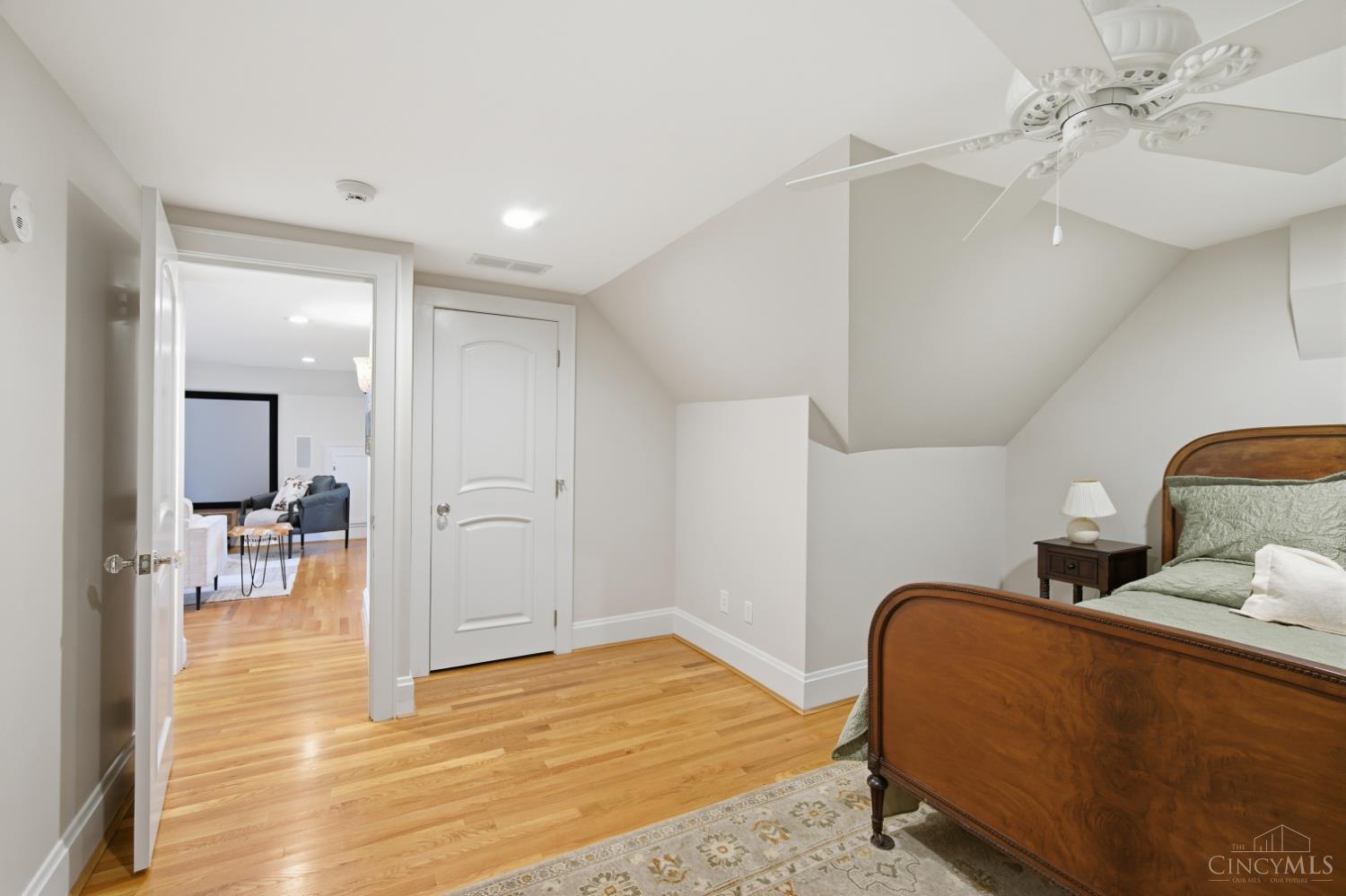 6 Forest Hill Drive