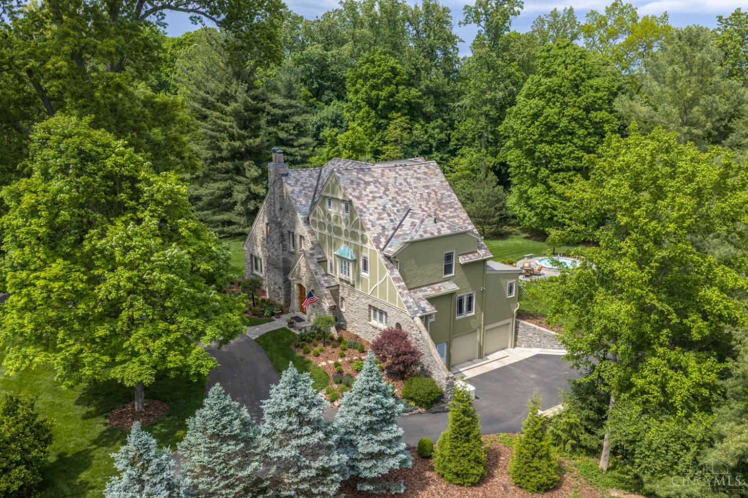 6 Forest Hill Drive