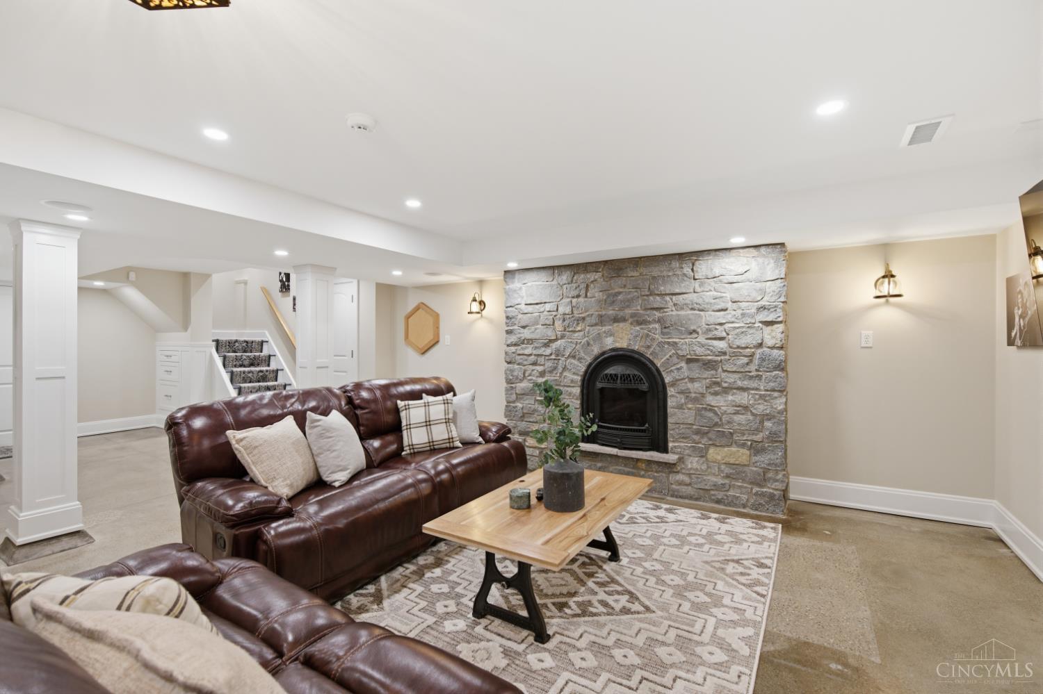 6 Forest Hill Drive