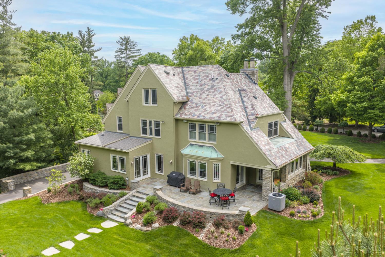 6 Forest Hill Drive