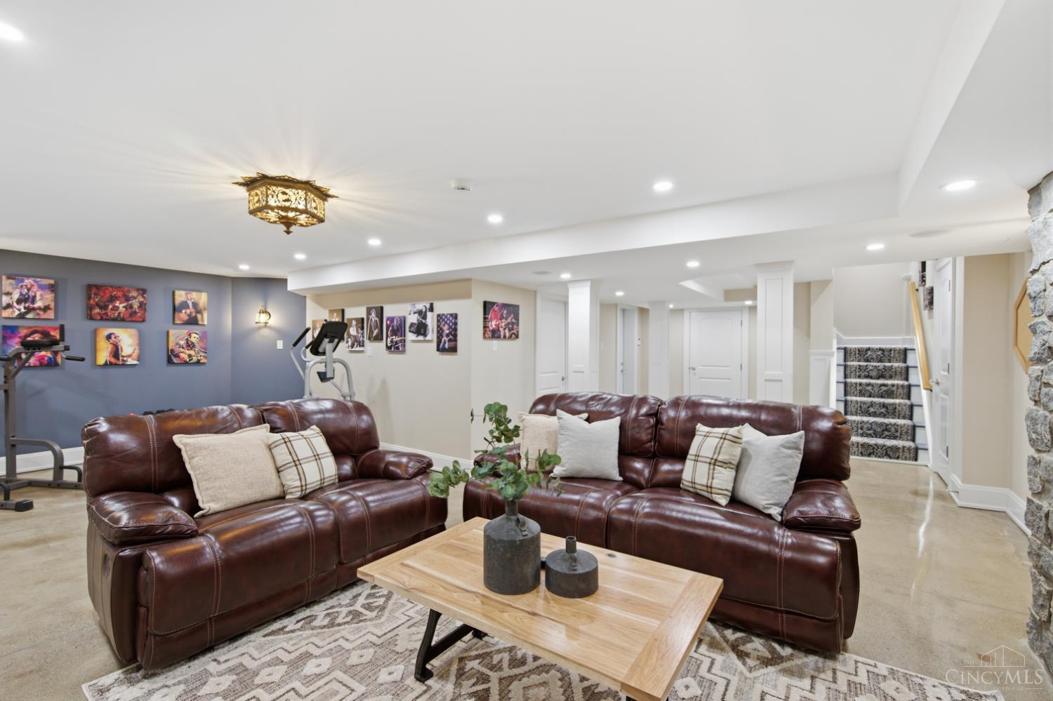6 Forest Hill Drive