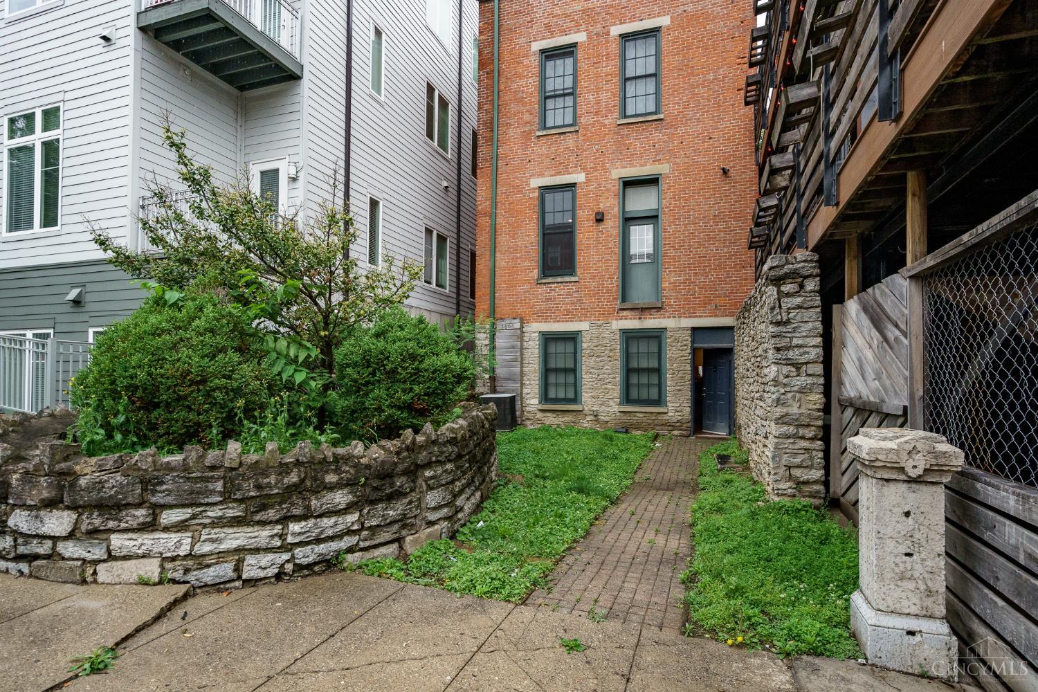 2606 Short Vine Street