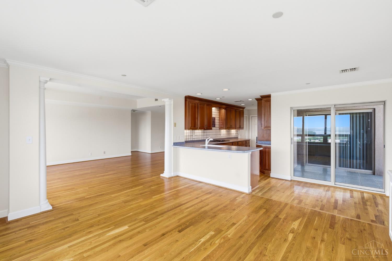 3435 Golden Avenue 901