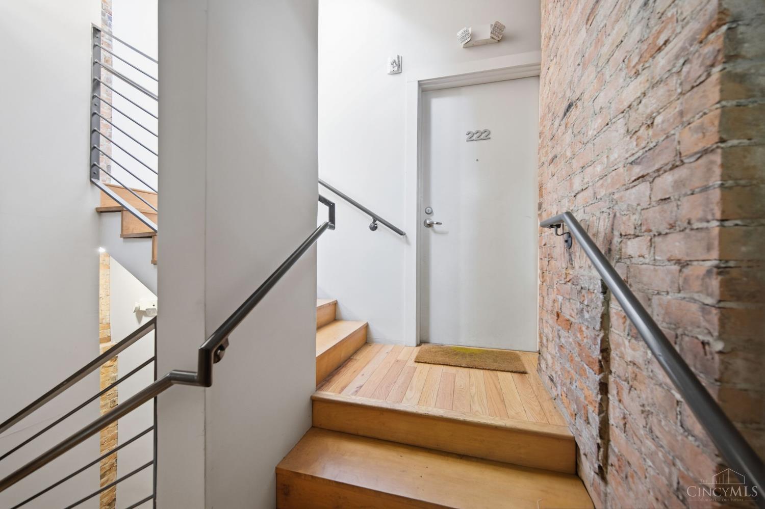 122 W Fifteenth St 222