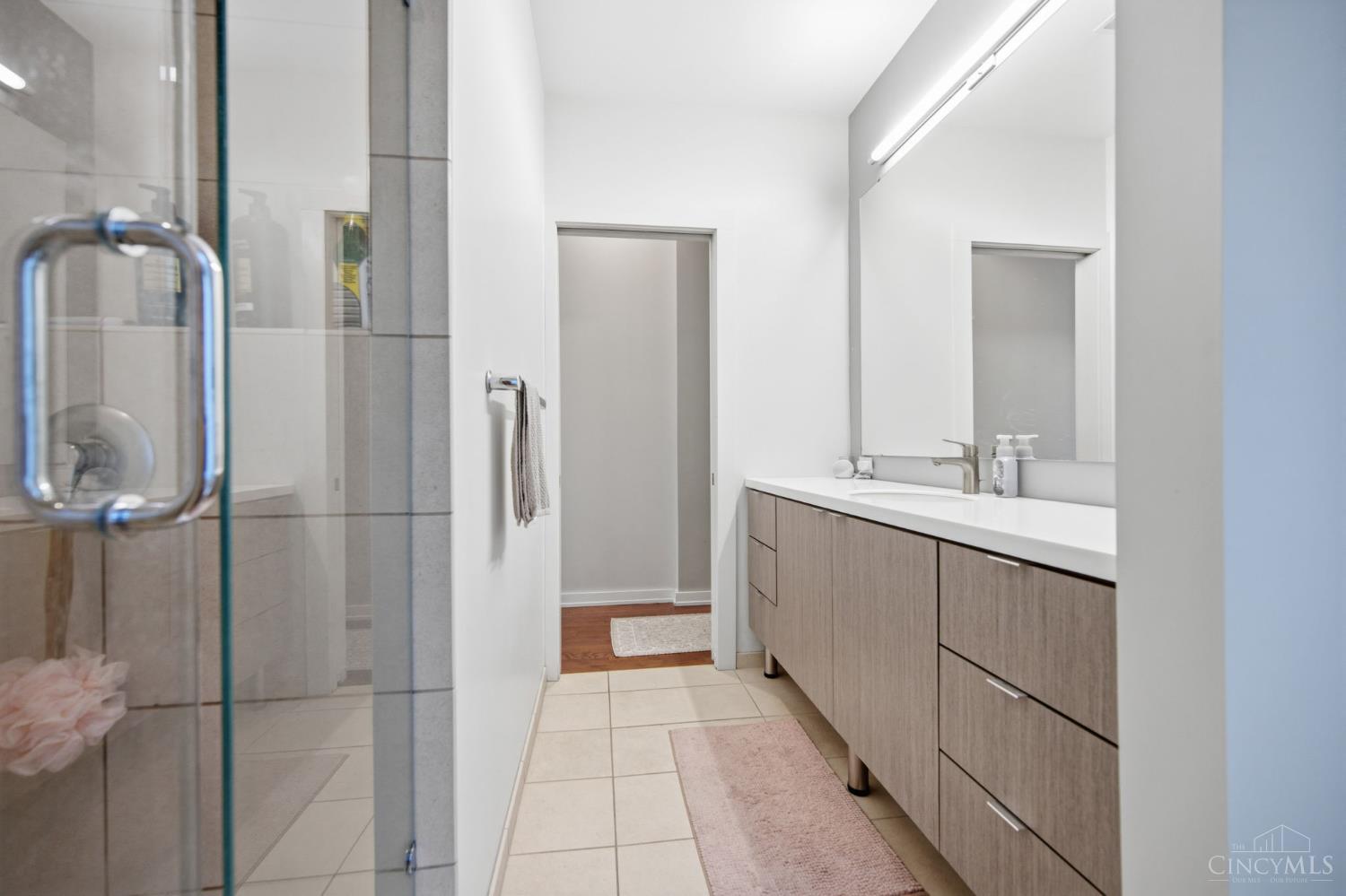 122 W Fifteenth St 222