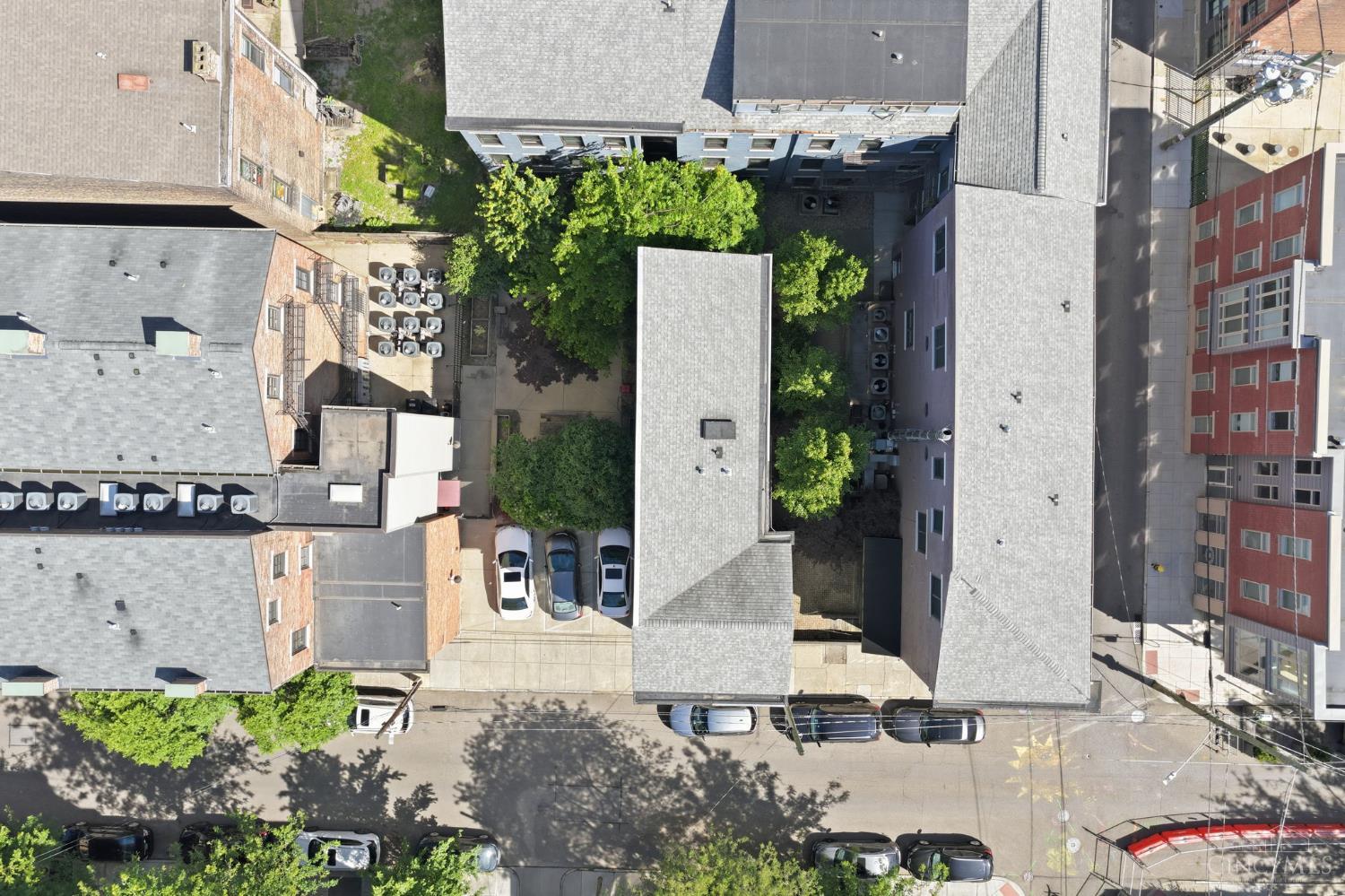 122 W Fifteenth St 222