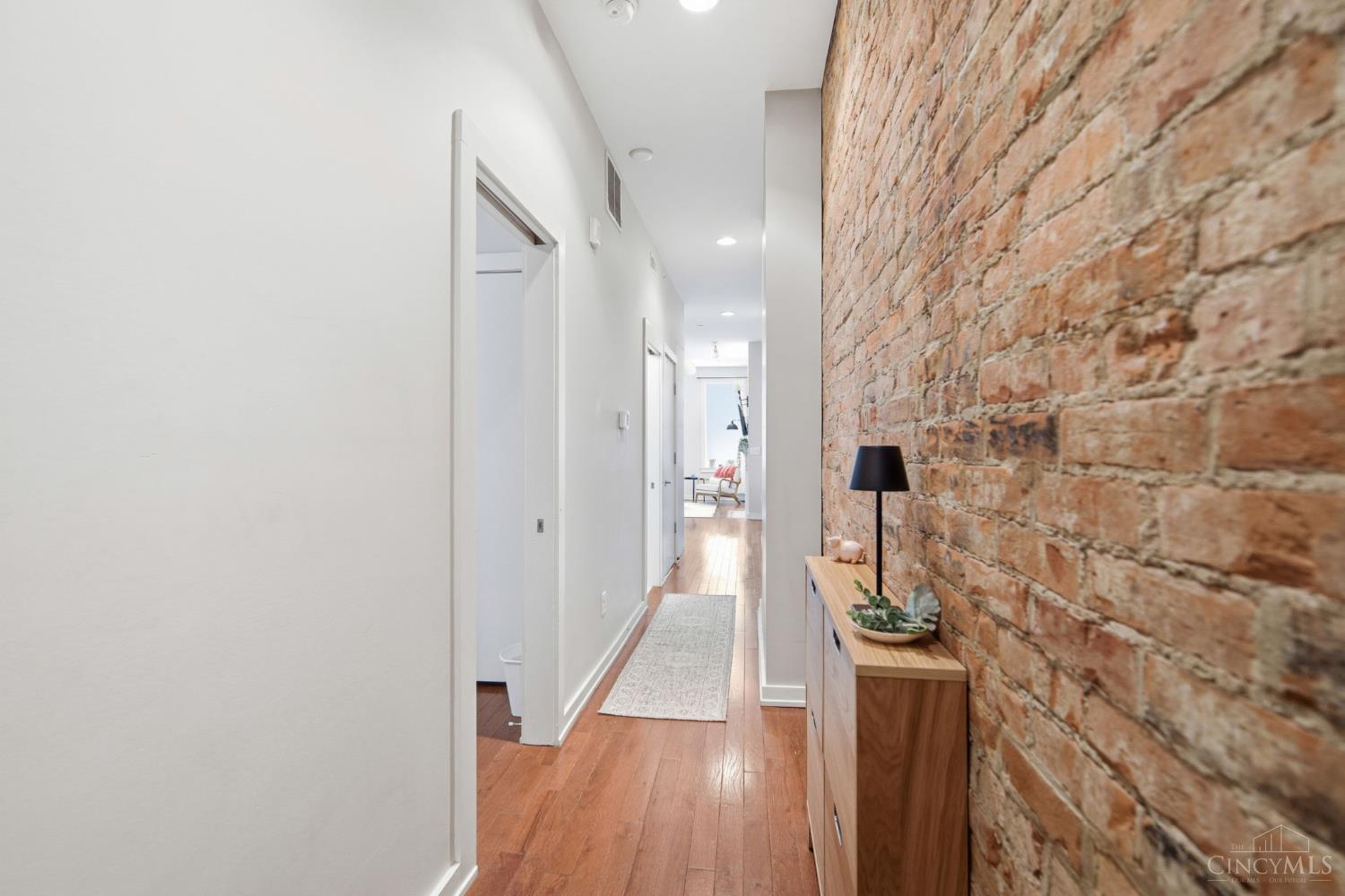 122 W Fifteenth St 222