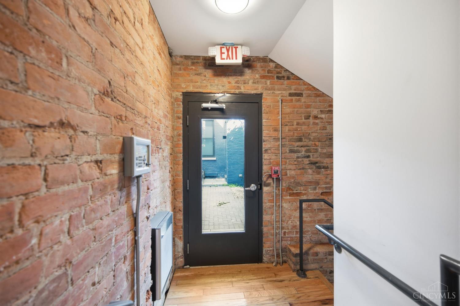 122 W Fifteenth St 222
