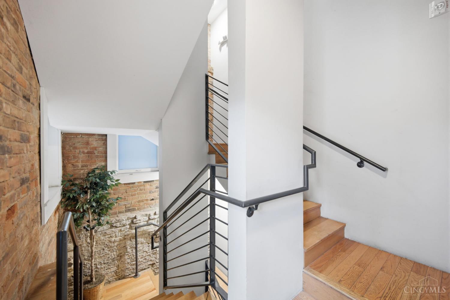 122 W Fifteenth St 222