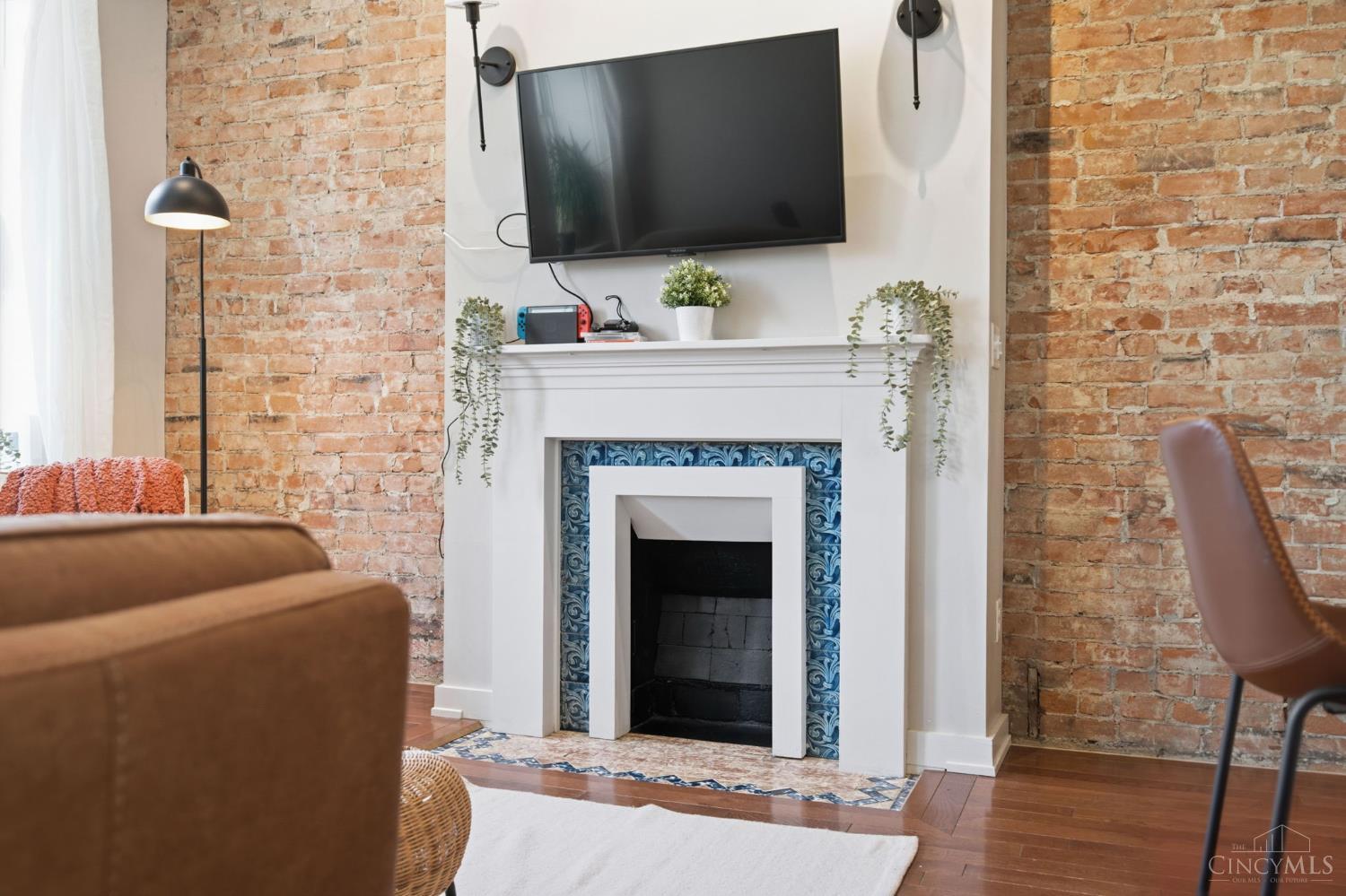 122 W Fifteenth St 222
