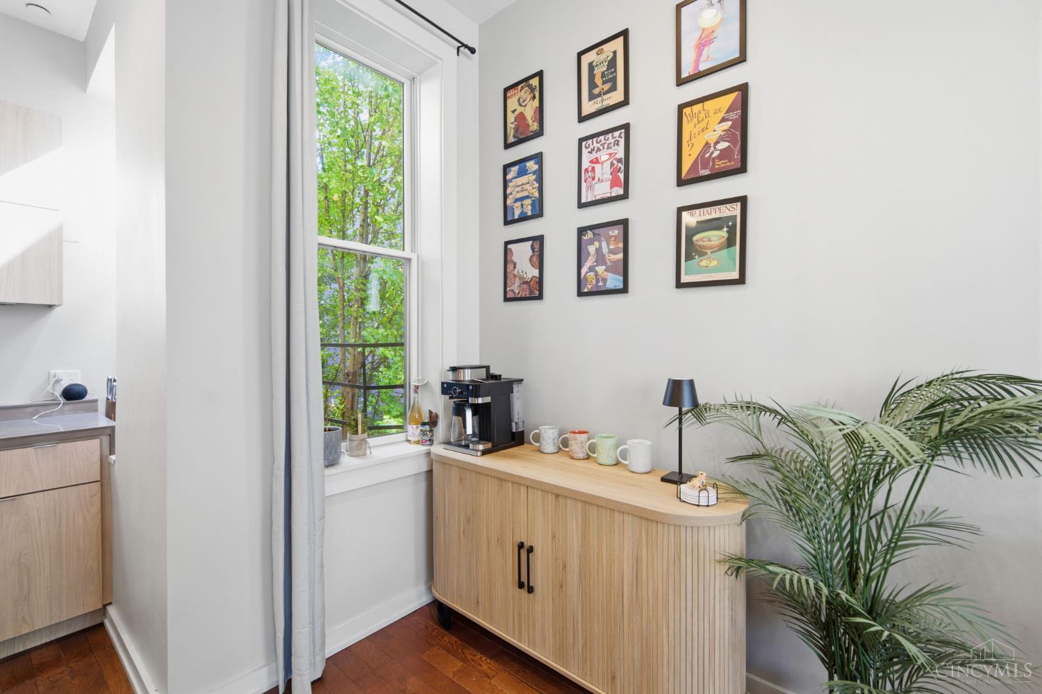 122 W Fifteenth St 222