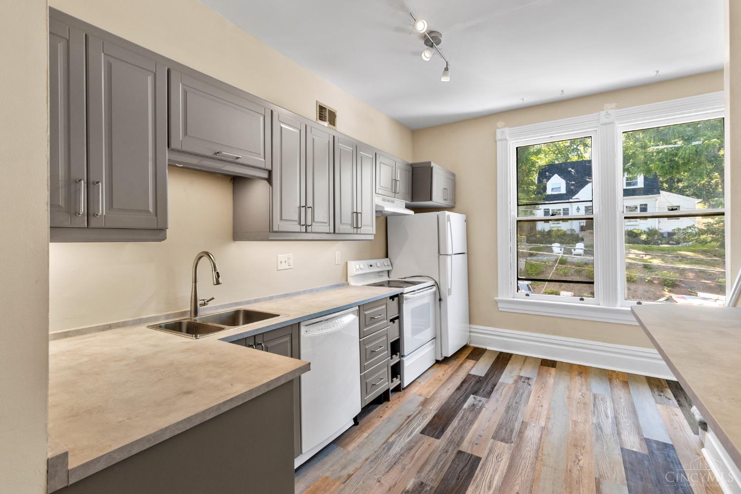 1 Moyer Place
