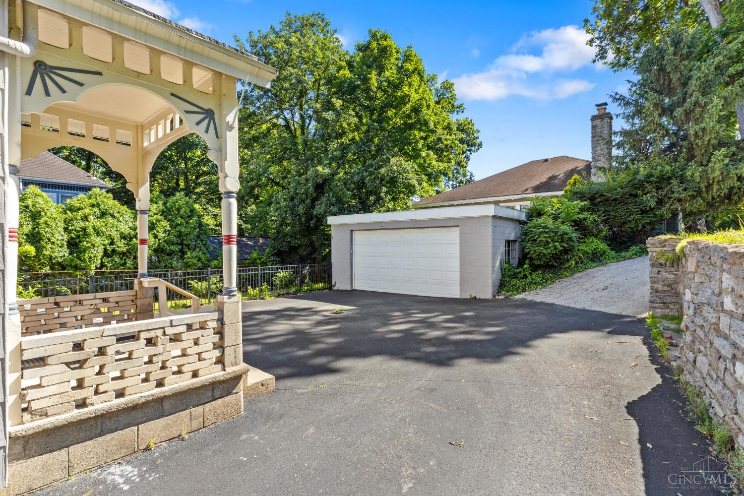 1 Moyer Place