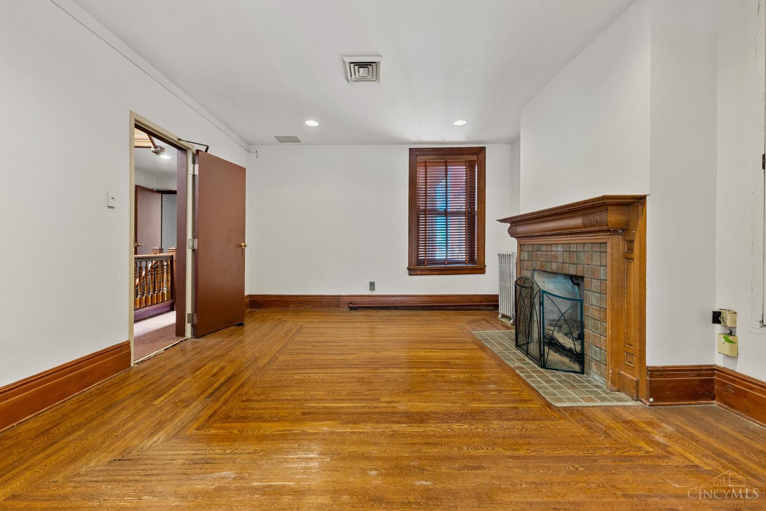 22 W 9th Street