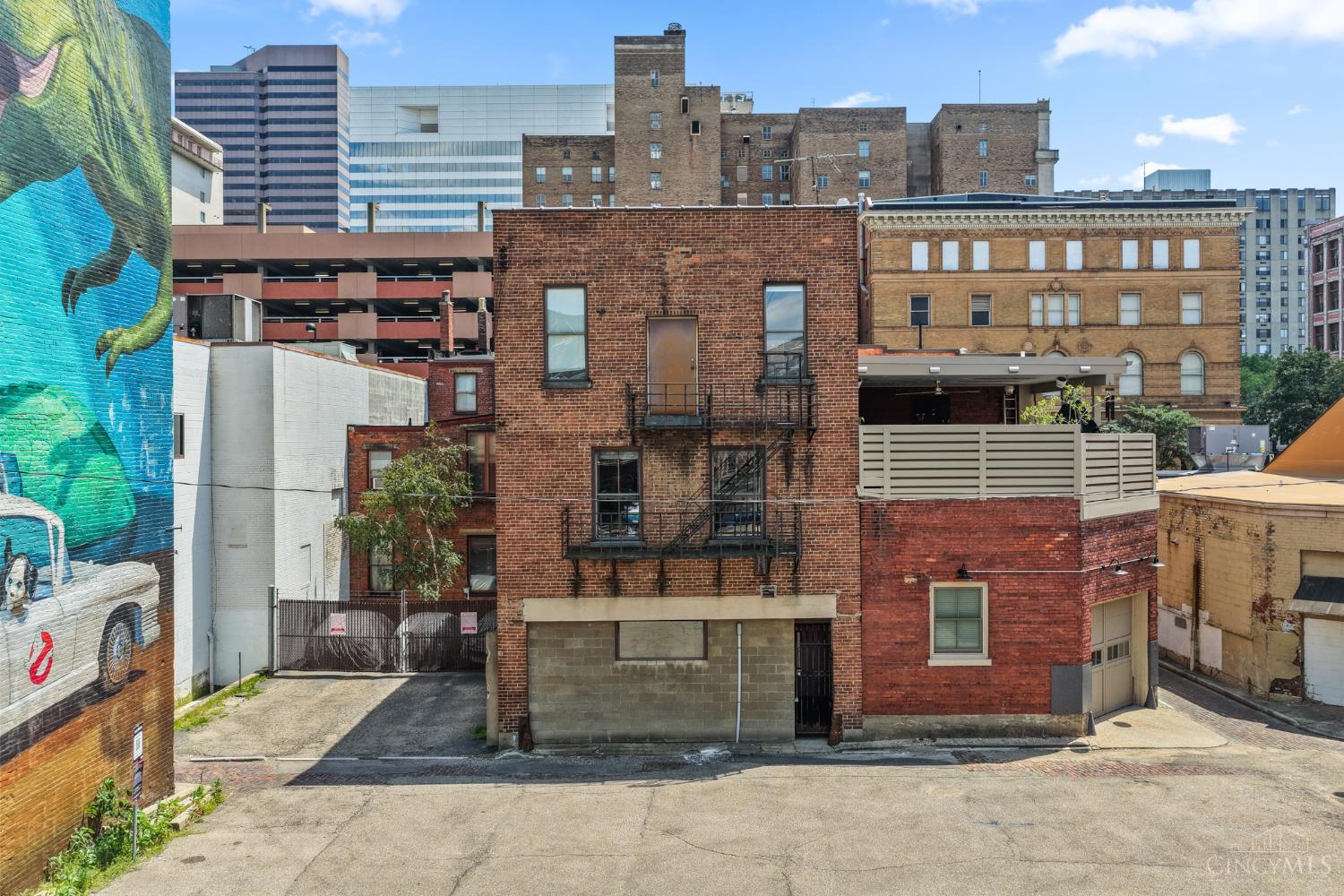22 W 9th Street