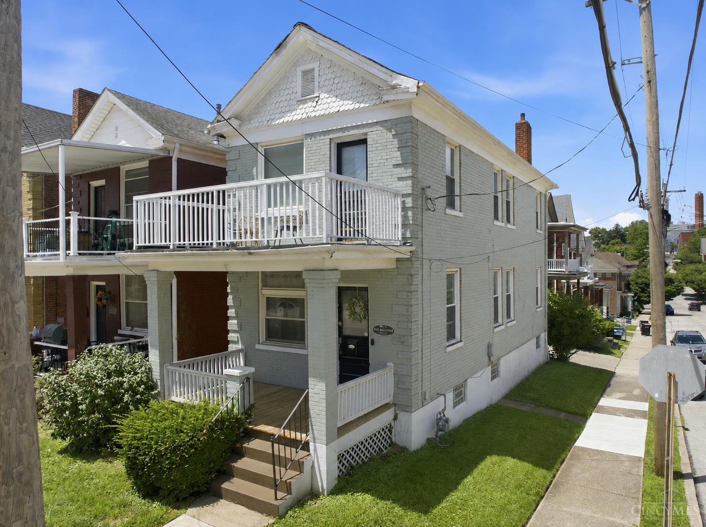 2927 Bellevue Avenue