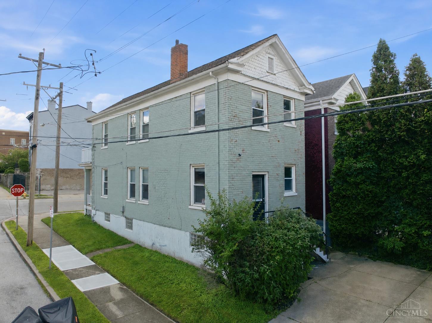 2927 Bellevue Avenue
