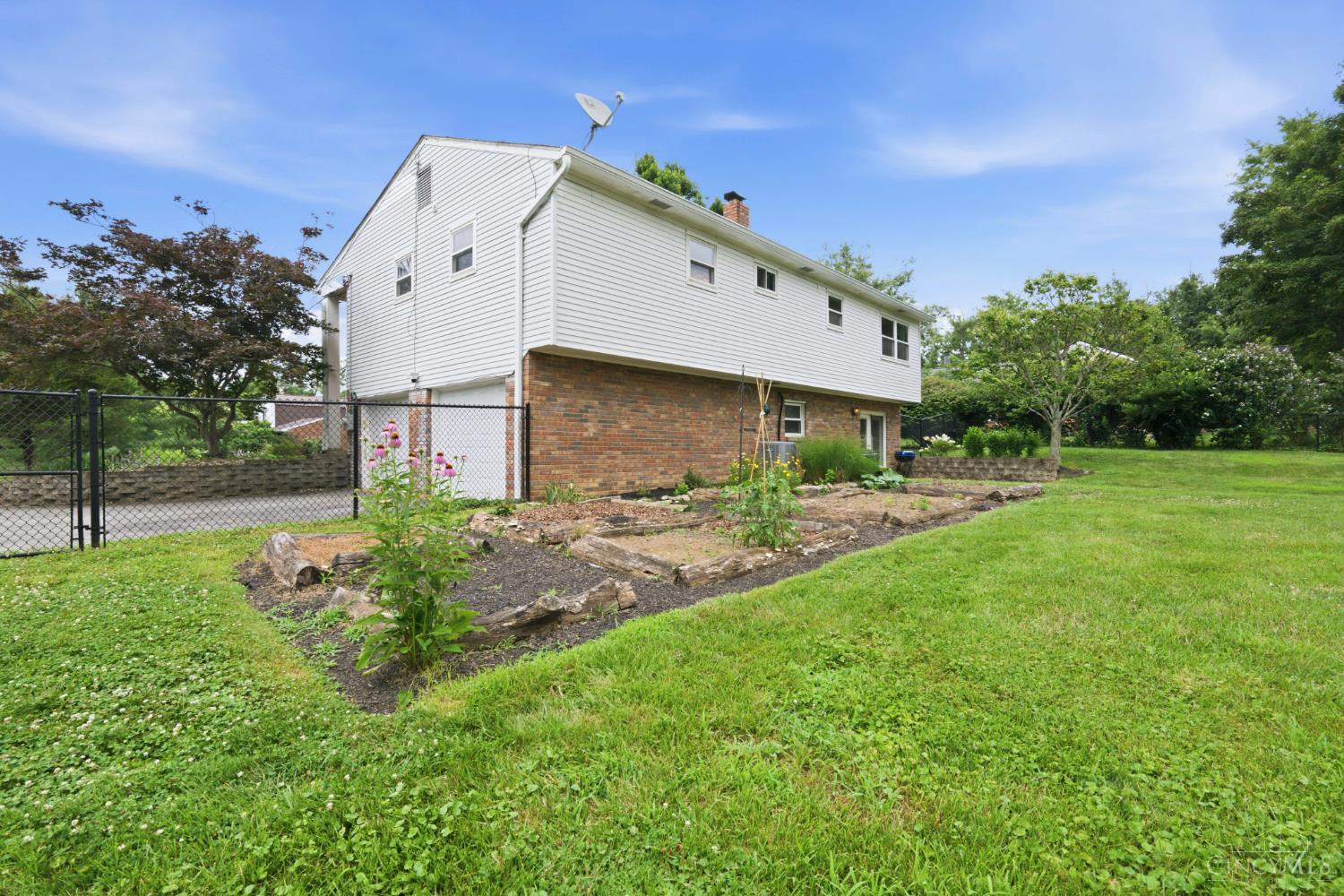 725 Pine Ridge Road
