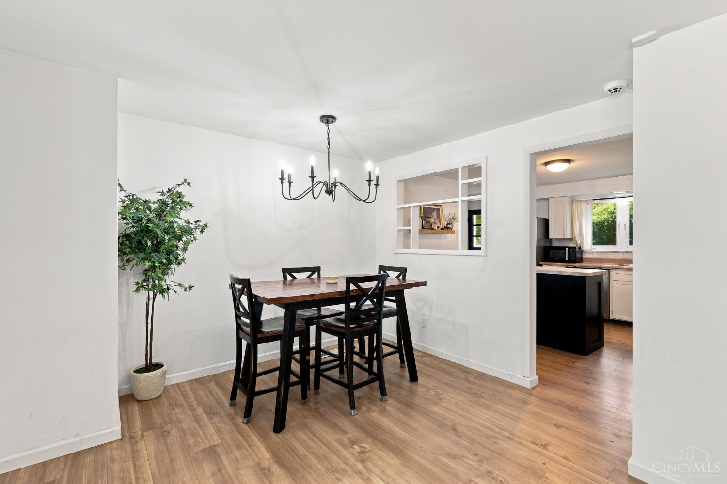 1220 Rose Bower