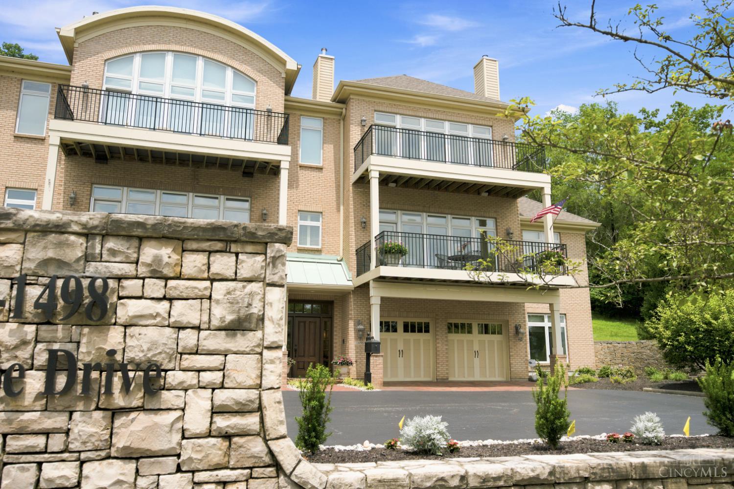 1498 Riverside Drive
