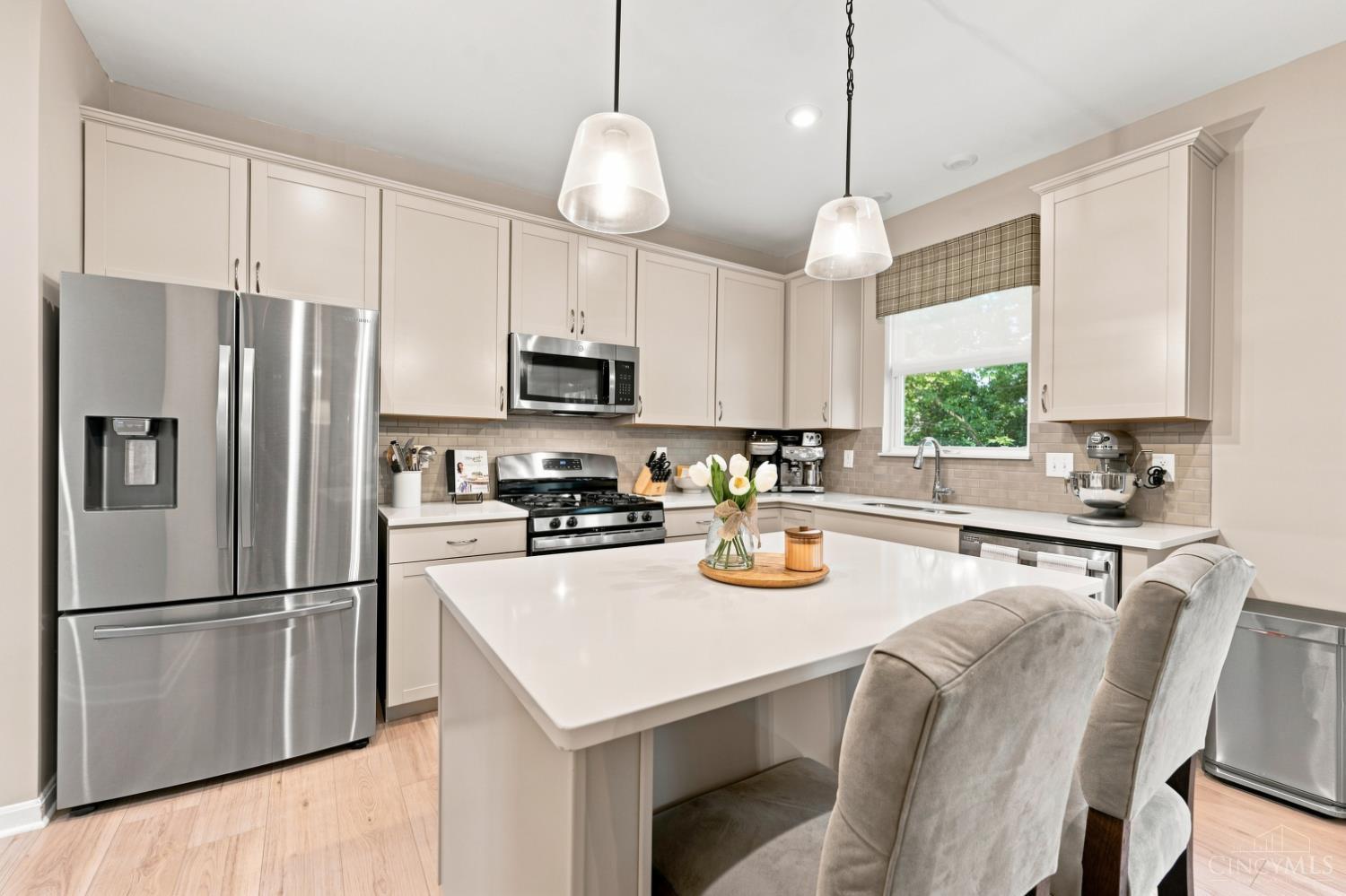 6687 Tree View Drive