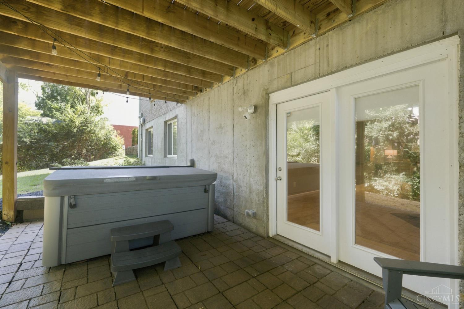 6687 Tree View Drive