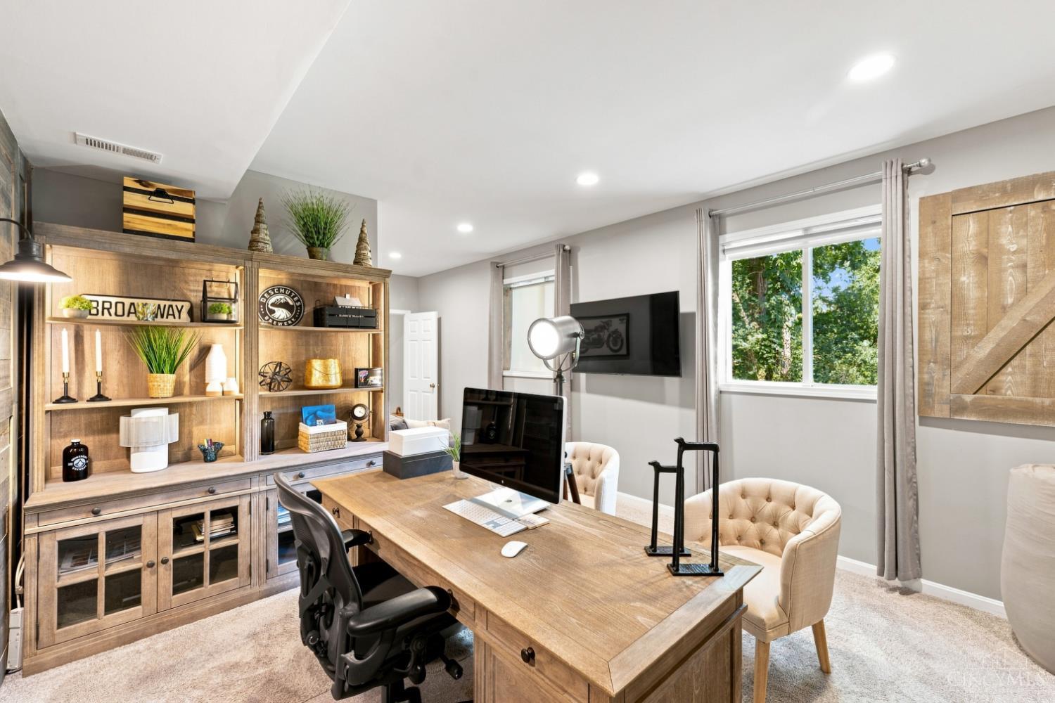 6687 Tree View Drive