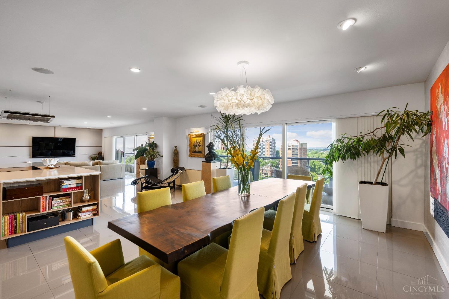 2200 Victory Parkway Unit: 2104