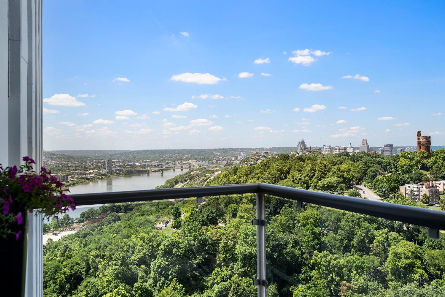 2200 Victory Parkway Unit: 2104