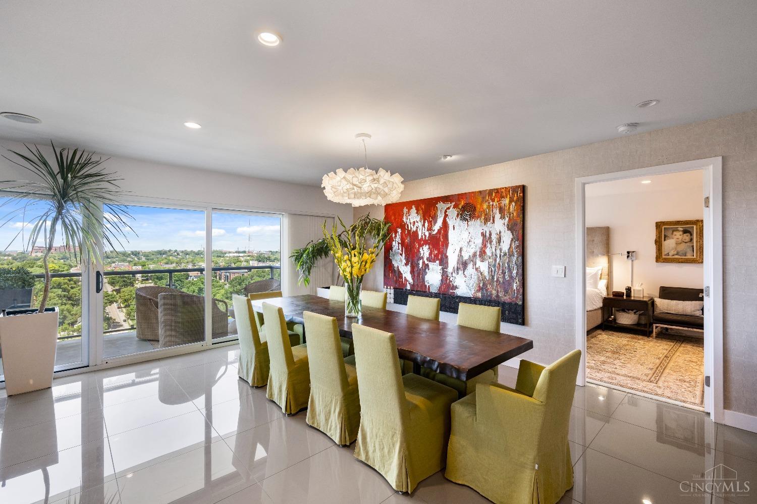 2200 Victory Parkway Unit: 2104