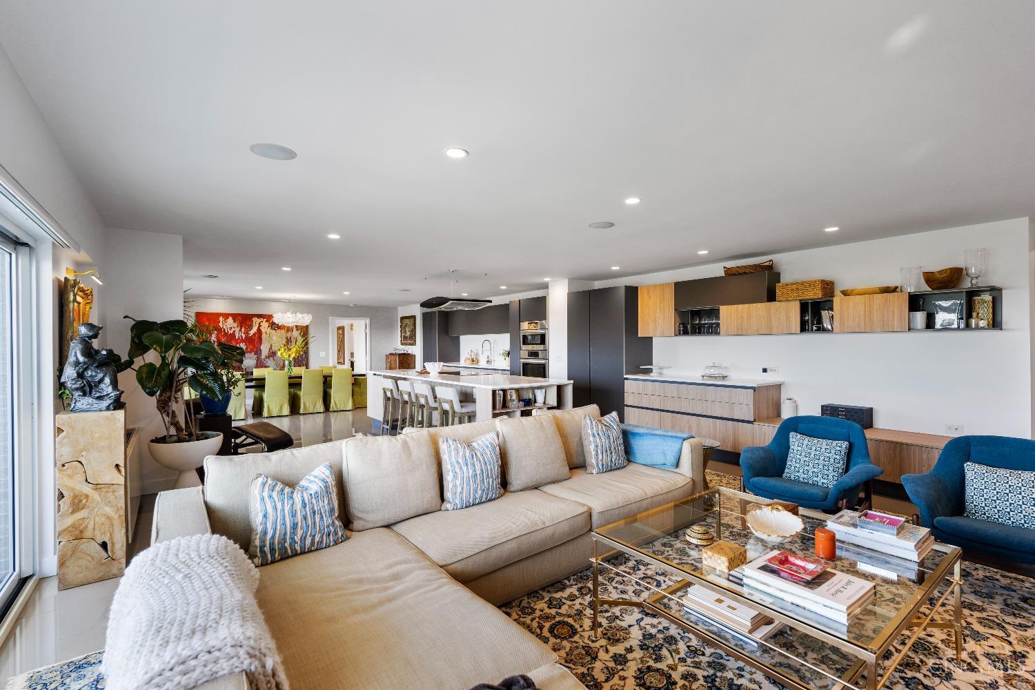 2200 Victory Parkway Unit: 2104