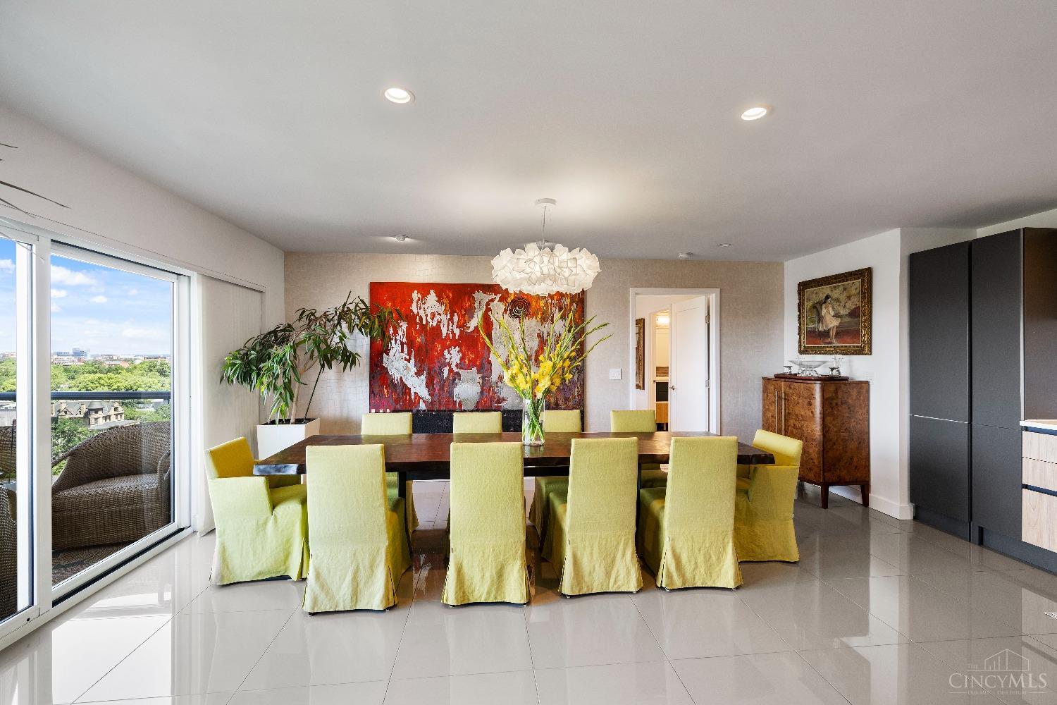 2200 Victory Parkway Unit: 2104