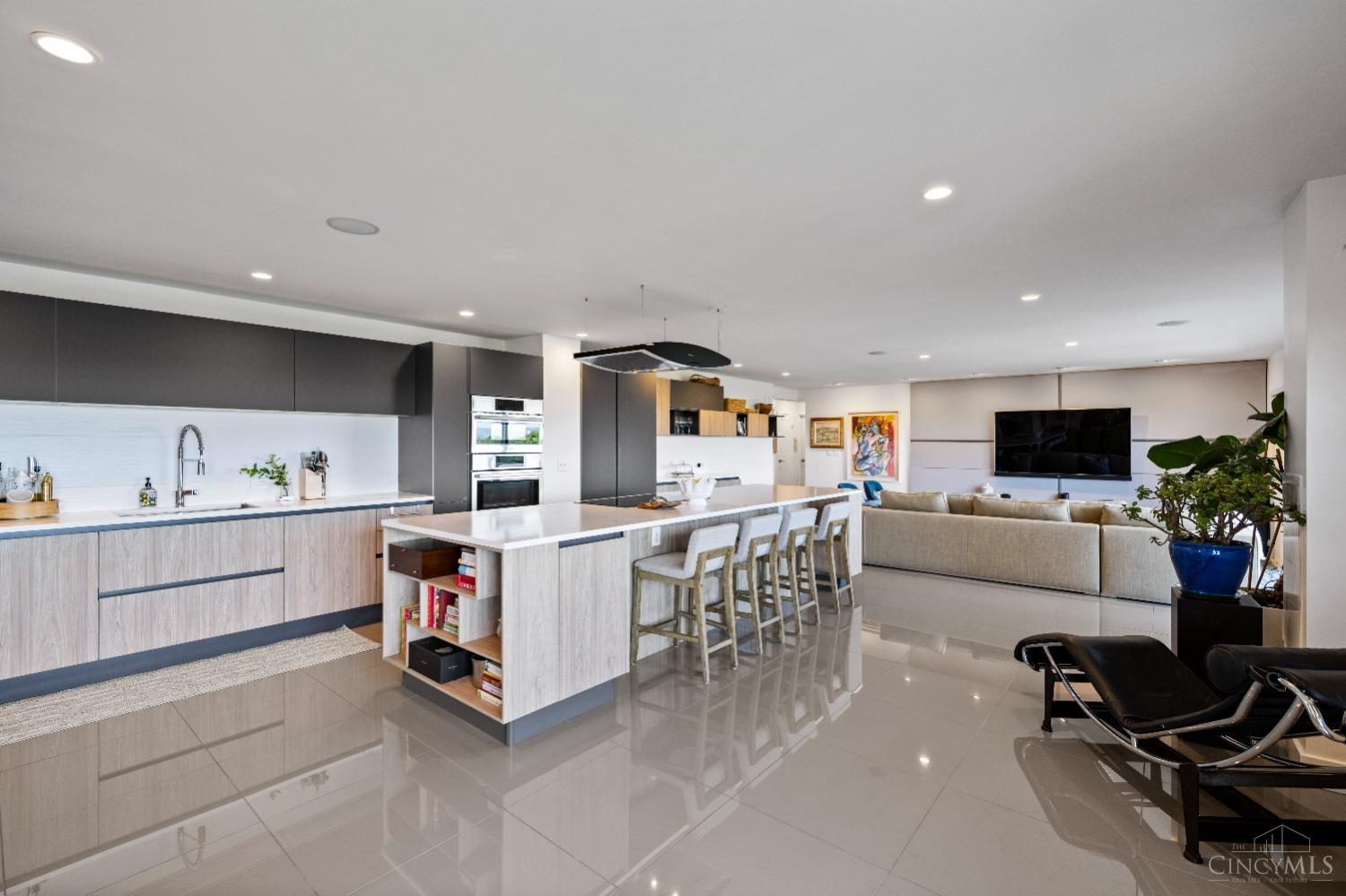 2200 Victory Parkway Unit: 2104
