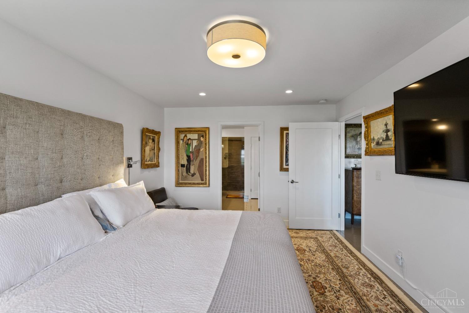 2200 Victory Parkway Unit: 2104