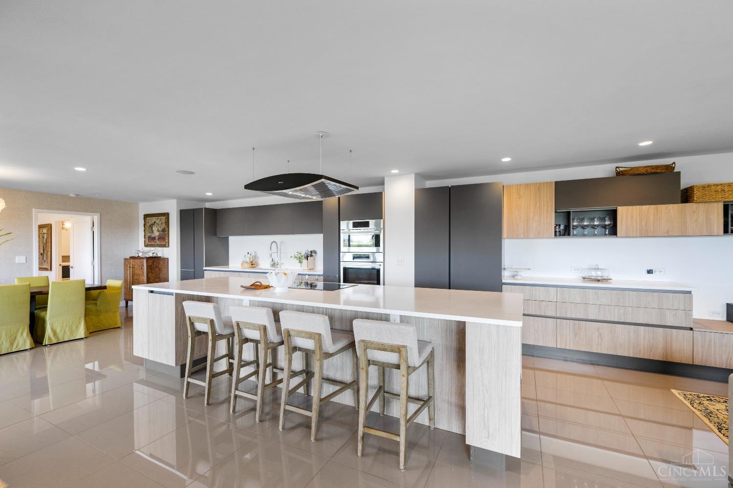 2200 Victory Parkway Unit: 2104