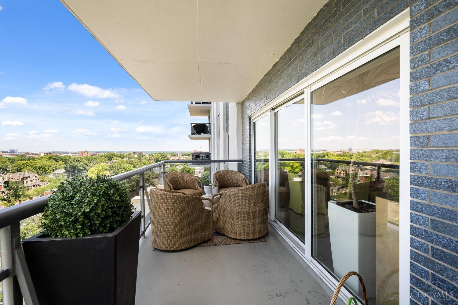 2200 Victory Parkway Unit: 2104