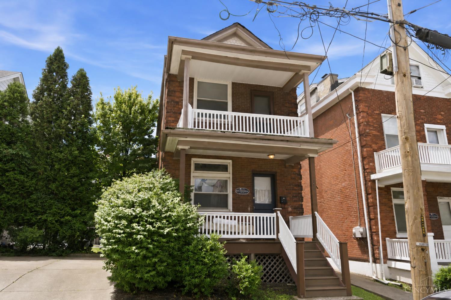 221 E Rochelle Street