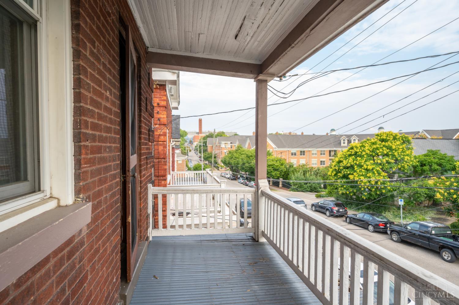 221 E Rochelle Street