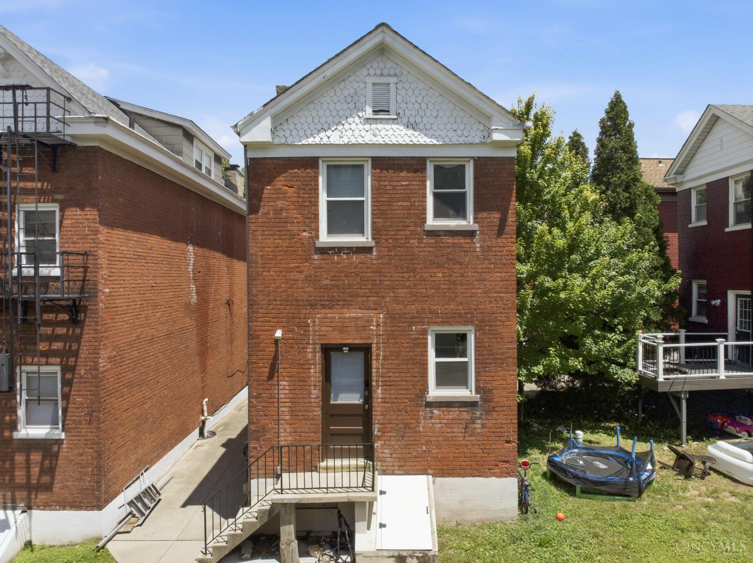221 E Rochelle Street