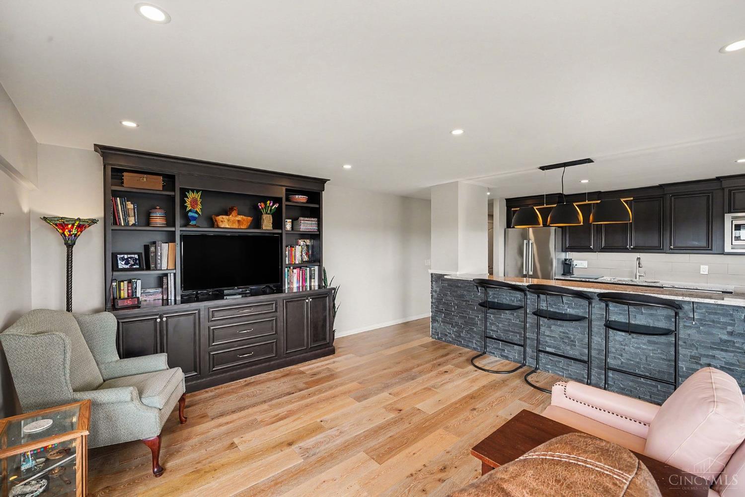 2200 Victory Parkway Unit: 1607