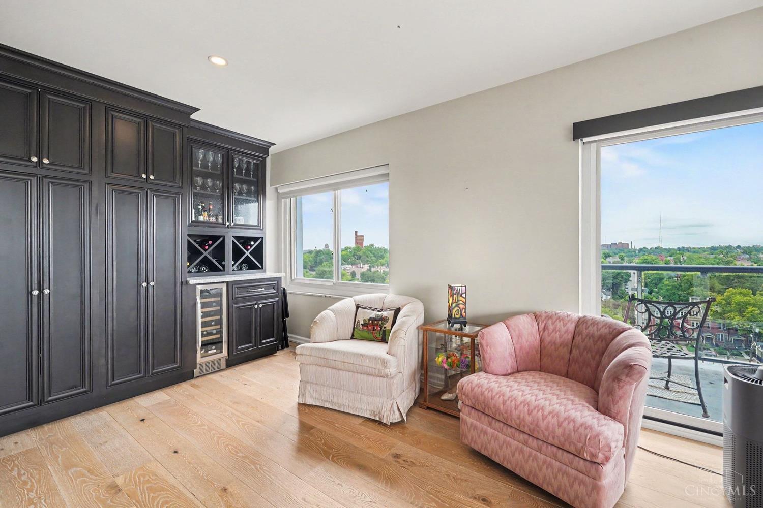 2200 Victory Parkway Unit: 1607