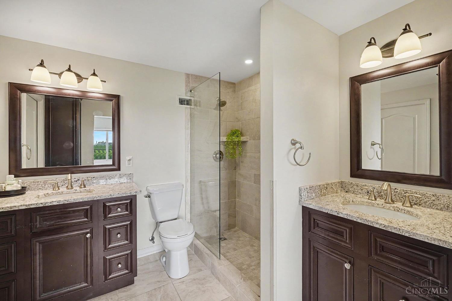 2200 Victory Parkway Unit: 1607